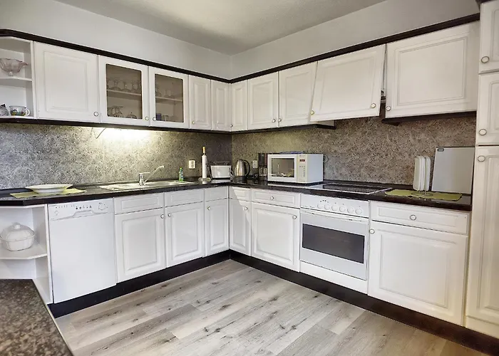 Fibian, Hanka 公寓 青斯特